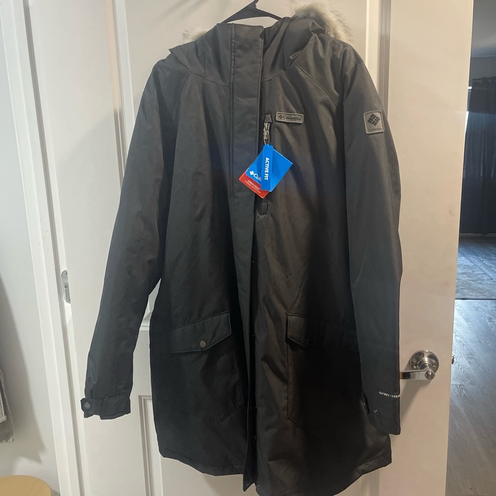 Columbia Women’s Black Parka Coat Size XXL Have One Hole
